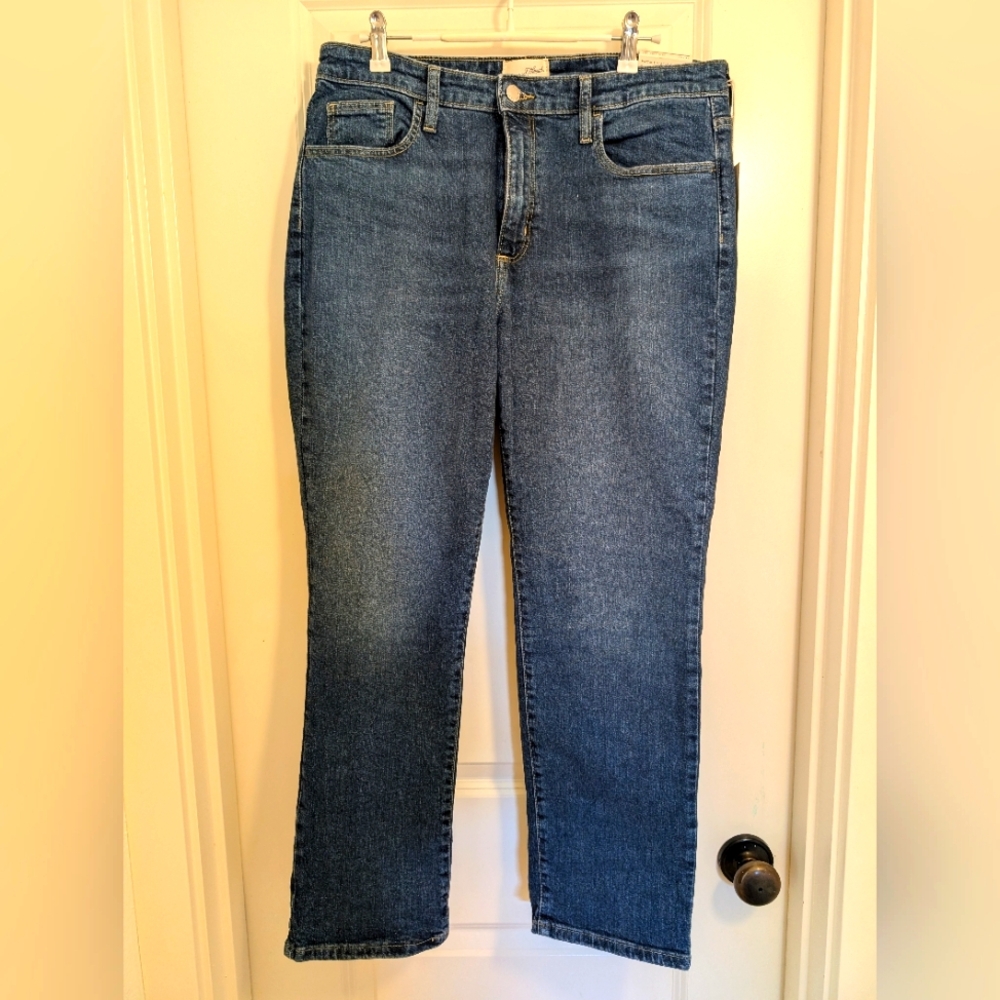 NWT (Rare) High Waist Straight Leg Vintage Stretch Jeans By Universal Thread